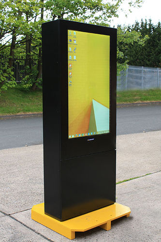 Adquisición de un TOTEM DIGITAL outdoor