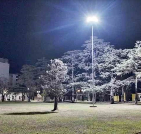 Compra de REFLECTORES seguridad Plazas y Parques
